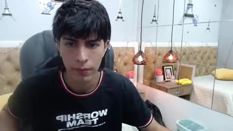 Snapshot of brent18_ chatting on February 13, 1:19 am Esteban online show from February 13, 1:19 am