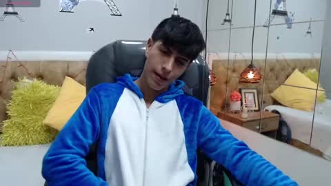 Snapshot of brent18_ chatting on March 12, 2:30 am Esteban online show from March 12, 2:30 am