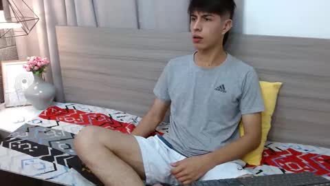 Snapshot of brent18_ chatting on February 17, 12:21 am Esteban online show from February 17, 12:21 am