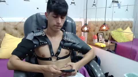 Snapshot of brent18_ chatting on February 19, 12:46 am Esteban online show from February 19, 12:46 am