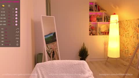 Vi. online show from December 2, 2:14 pm