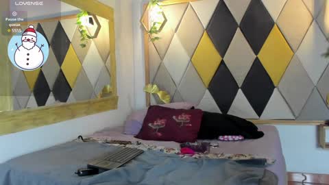 Snapshot of britannyclaire chatting on December 7, 5:43 am BritannyClaire online show from December 7, 5:43 am