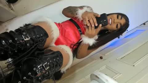 Snapshot of britannyxhorny chatting on December 24, 11:33 pm britannyxhorny online show from December 24, 11:33 pm