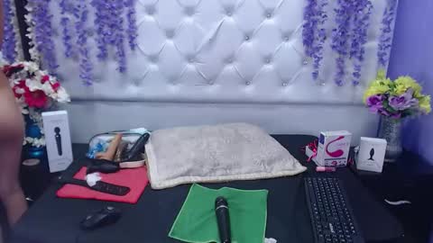 Brithany  online show from January 30, 9:25 am