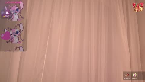 Snapshot of britneyhudson chatting on February 27, 6:13 am britneyhudson online show from February 27, 6:13 am