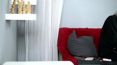 Snapshot of britneyhudson chatting on December 25, 9:24 am britneyhudson online show from December 25, 9:24 am