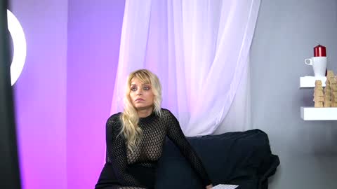 Snapshot of britneyhudson chatting on December 28, 5:55 am britneyhudson online show from December 28, 5:55 am