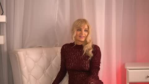 Snapshot of britneyhudson chatting on March 3, 4:25 am britneyhudson online show from March 3, 4:25 am