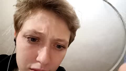Ella online show from September 18, 9:52 pm