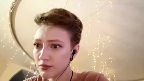 Ella online show from September 8, 9:14 pm
