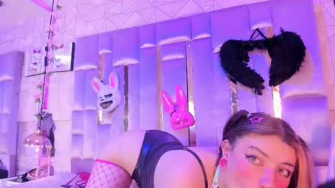Snapshot of broklin_white23 chatting on January 28, 2:10 pm online show from January 28, 2:10 pm