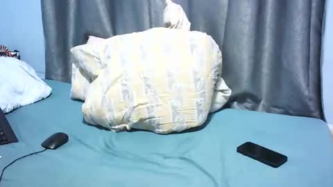 Snapshot of browncurvy95 chatting on February 10, 9:36 pm nicole online show from February 10, 9:36 pm