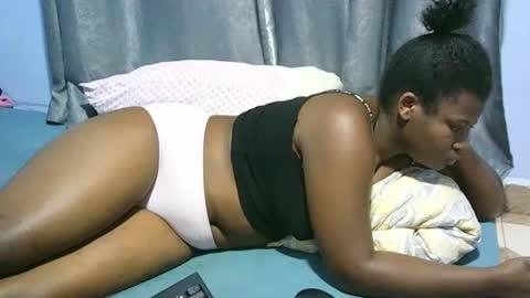 Snapshot of browncurvy95 chatting on February 26, 9:55 am nicole online show from February 26, 9:55 am