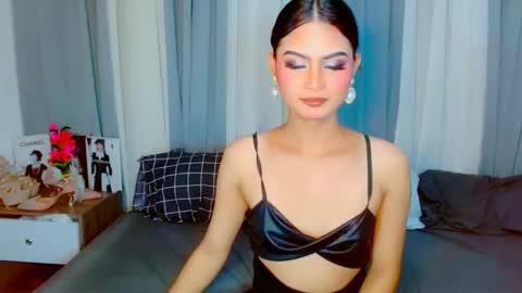 Snapshot of brownsausageroberta chatting on September 11, 5:31 am Roberta GODDESS OF PLEASURE AND SEXUALDESIRE online show from September 11, 5:31 am