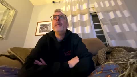 Snapshot of bruce_918 chatting on February 3, 12:25 am Bruce online show from February 3, 12:25 am