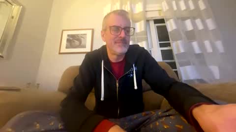 Snapshot of bruce_918 chatting on February 4, 4:37 am Bruce online show from February 4, 4:37 am