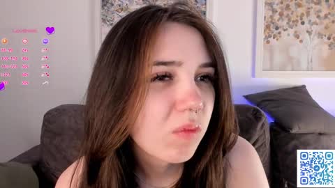 Snapshot of burnletitallburn chatting on February 21, 1:22 am Jessica online show from February 21, 1:22 am