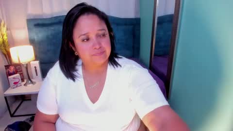 Snapshot of busty_juicy chatting on March 7, 6:22 pm busty juicy online show from March 7, 6:22 pm