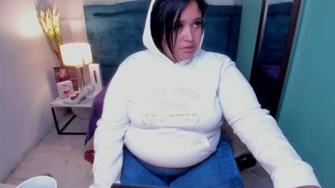 Snapshot of busty_juicy chatting on March 12, 12:04 pm busty juicy online show from March 12, 12:04 pm