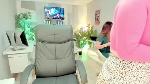 Sara and  Coral long hair online show from February 18, 11:22 am