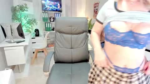Sara and  Coral long hair online show from February 24, 6:04 pm