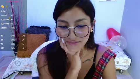 Snapshot of cailee_mansour chatting on February 19, 11:04 pm Cailee online show from February 19, 11:04 pm