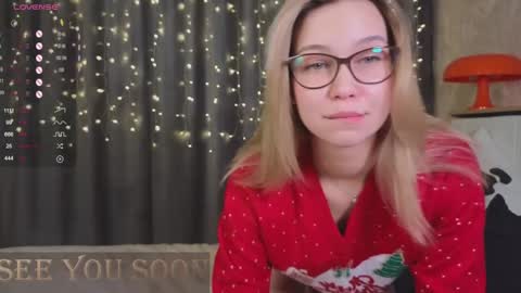 Snapshot of call__me_mommy_ chatting on January 24, 2:08 pm Nancy Please thumbs up me online show from January 24, 2:08 pm
