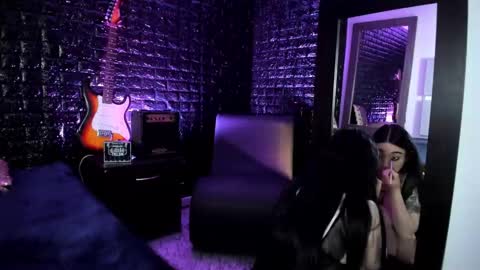 Snapshot of calliope_dark chatting on February 3, 11:53 am calliope_dark online show from February 3, 11:53 am