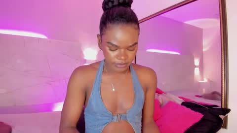 camiestrada online show from February 9, 2:18 pm