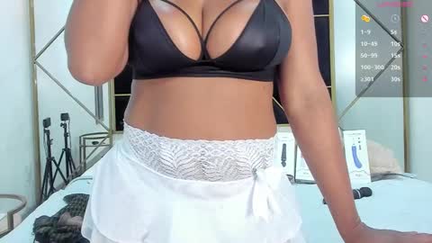 CamiilaReyes online show from February 26, 6:37 pm