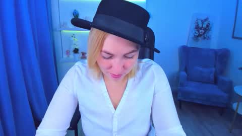 camilafatem online show from September 14, 11:55 am