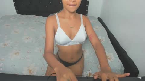 camilahot_10 online show from September 14, 5:47 pm