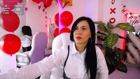 Snapshot of camille_halls chatting on February 6, 10:25 am Camille online show from February 6, 10:25 am