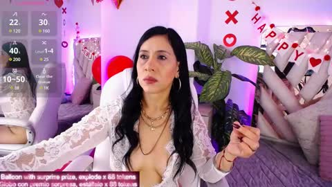 Snapshot of camille_halls chatting on February 14, 10:28 am Camille online show from February 14, 10:28 am