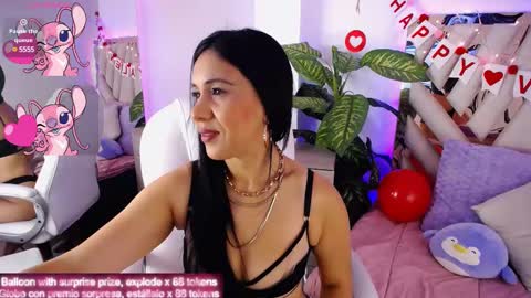 Snapshot of camille_halls chatting on February 26, 10:27 am Camille online show from February 26, 10:27 am