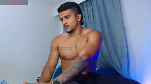 camilo_contre21 online show from January 11, 11:35 pm