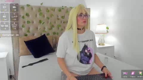 Candie  online show from February 17, 6:17 pm