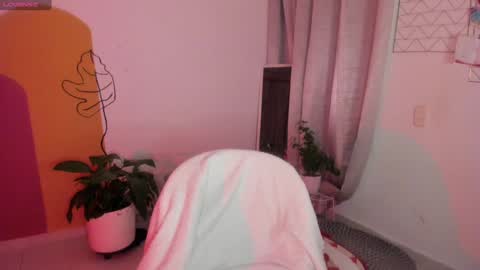 Snapshot of candy__rosee chatting on December 10, 1:54 am online show from December 10, 1:54 am