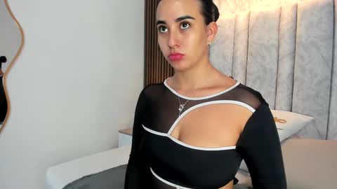 Snapshot of candy__sweetxxx chatting on September 18, 12:42 pm Candy Sweet online show from September 18, 12:42 pm