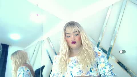 candycandy772184 online show from September 16, 6:49 am