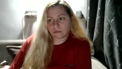 Laura online show from February 26, 10:58 pm