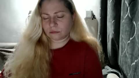 Laura online show from February 25, 9:58 pm