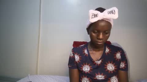 candycurly_ online show from February 11, 12:15 pm