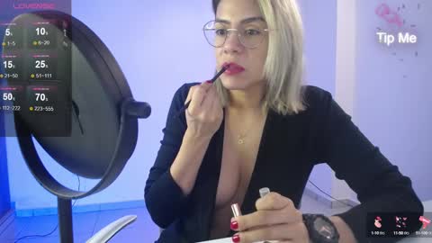 Snapshot of candydowson1 chatting on February 2, 3:07 pm Candy Dowson online show from February 2, 3:07 pm