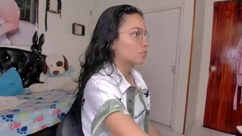 Snapshot of canelita_love221941 chatting on January 22, 7:24 pm canela online show from January 22, 7:24 pm