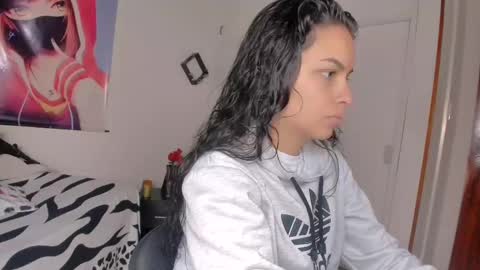 Snapshot of canelita_love221941 chatting on February 22, 1:46 pm canela online show from February 22, 1:46 pm