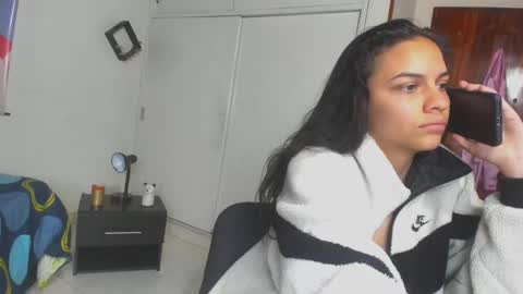 Snapshot of canelita_love221941 chatting on March 7, 11:27 pm canela online show from March 7, 11:27 pm