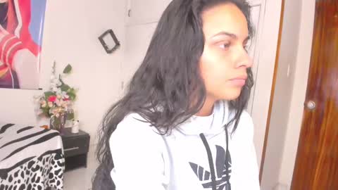 Snapshot of canelita_love221941 chatting on February 25, 7:38 pm canela online show from February 25, 7:38 pm