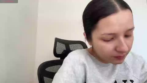 Snapshot of cappuccinokiss chatting on March 10, 9:56 am Emma online show from March 10, 9:56 am