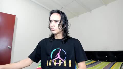 Snapshot of cardrey05 chatting on March 4, 11:08 am Carlos and Cristian online show from March 4, 11:08 am